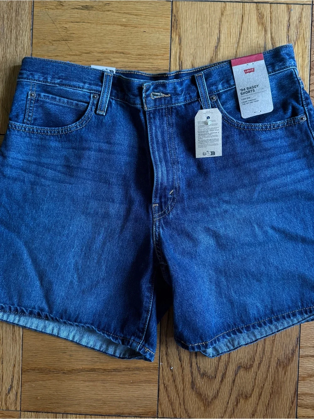 Levi's 94s Baggy Midrise Shorts
